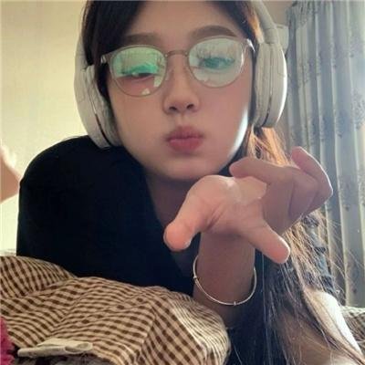 哈啰,我叫朵莉丝